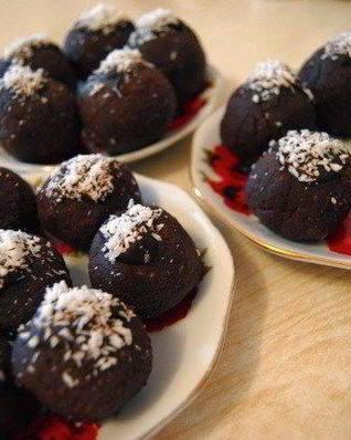 Пирожное Картошка из темного шоколада с добавлением коньяка