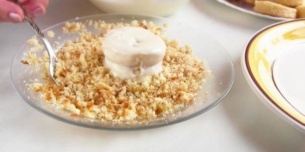 пирожное лакомка