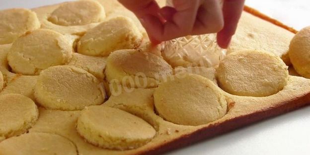 пирожное лакомка