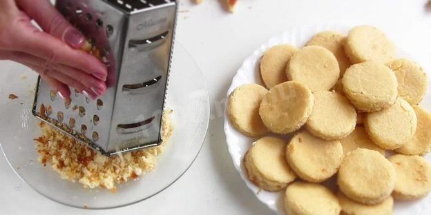 пирожное лакомка