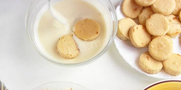 пирожное лакомка