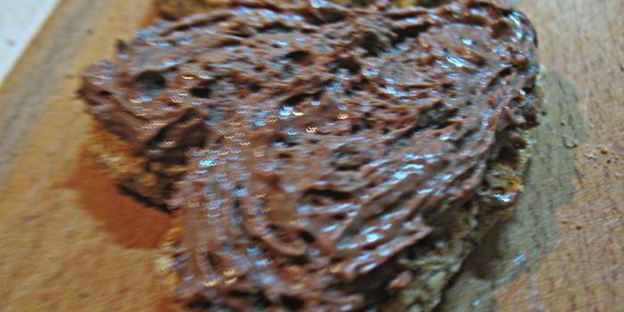 пирожное сердечное с шоколадным муссом