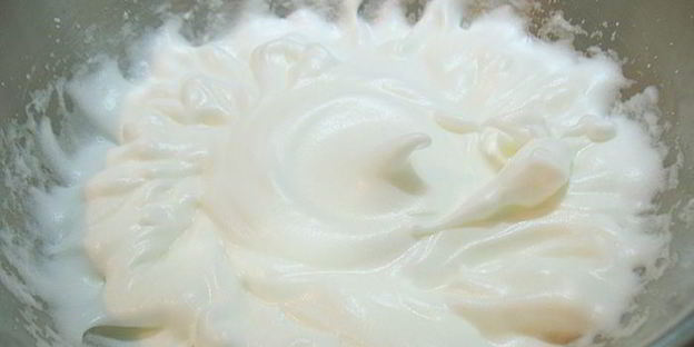 пирожное сердечное с шоколадным муссом