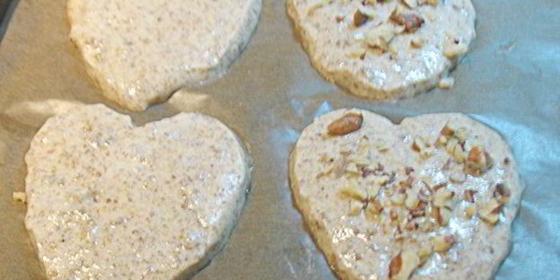 пирожное сердечное с шоколадным муссом