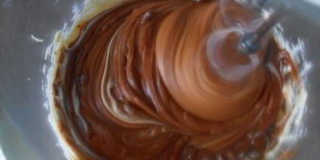 пирожное сникерс с малиной