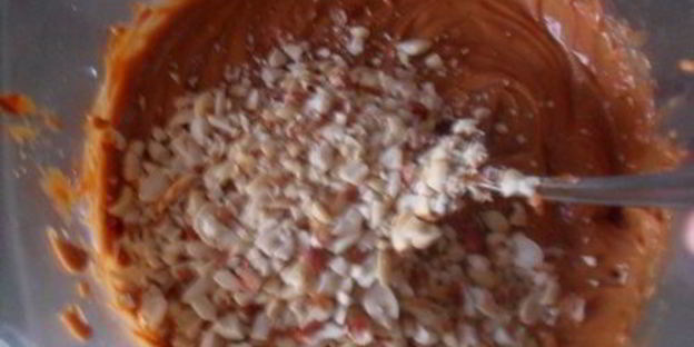 пирожное сникерс с малиной