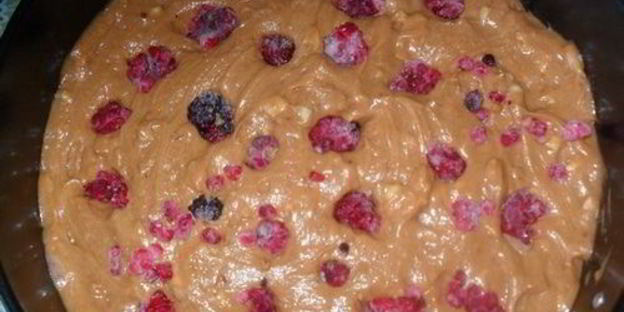 пирожное сникерс с малиной