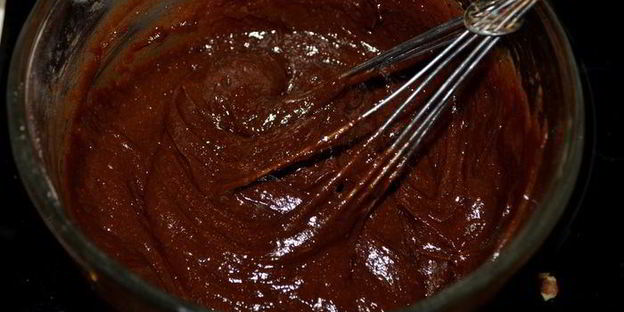 шоколадно-карамельный брауни