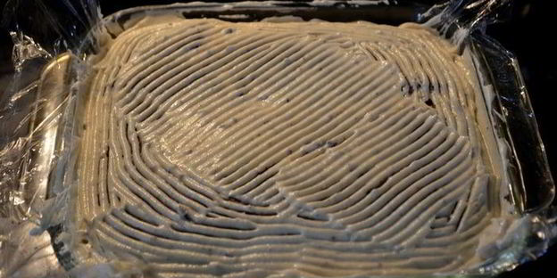 шоколадно-карамельный брауни