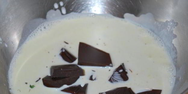 шоколадно-мятные пирожные с арахисовой пастой