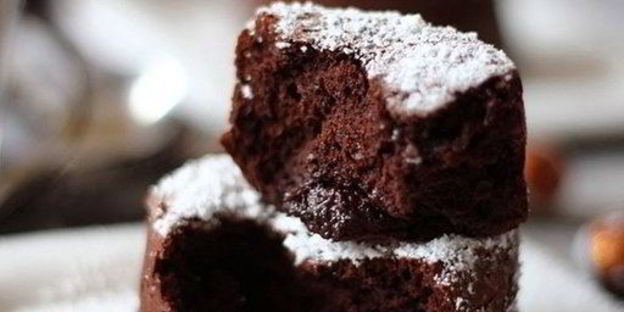 шоколадное горячее пирожное с жидкой начинкой