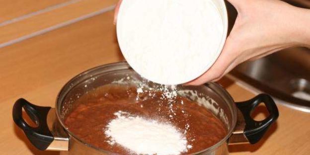 шоколадные брауни с арахисовыми завитками