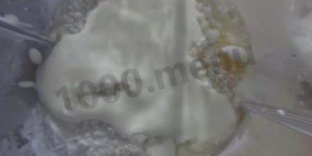 творожно-шоколадные пирожные из бисквита