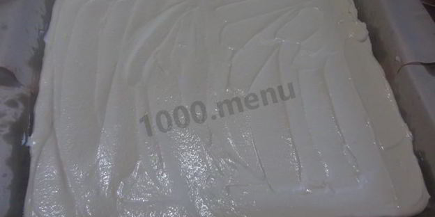 творожно-шоколадные пирожные из бисквита