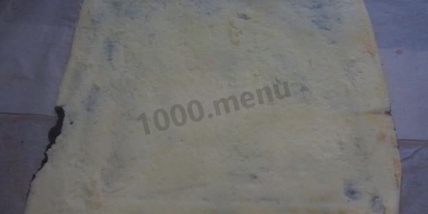 творожно-шоколадные пирожные из бисквита