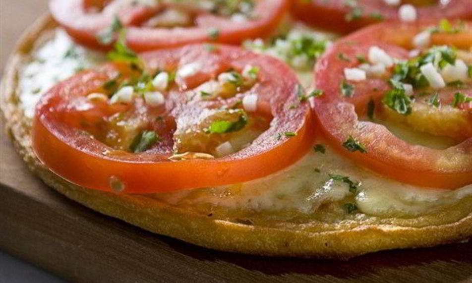 Рецепт неаполитанской пиццы со свежими помидорами