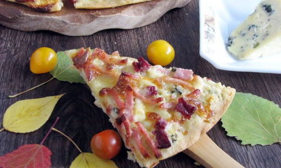 Рецепт осенней пиццы с горгонзолой и ветчиной