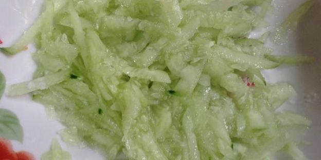 пицца по-турецки с огуречным соусом