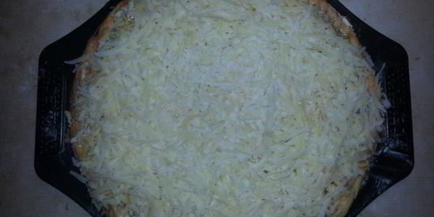 пицца quattro formaggi с грецким орехом