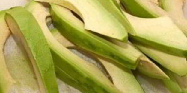 пицца с авокадо