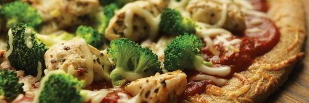 Пицца с брокколи и курицей