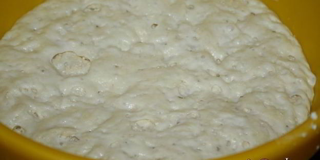 пицца с грибами и домашней ветчиной