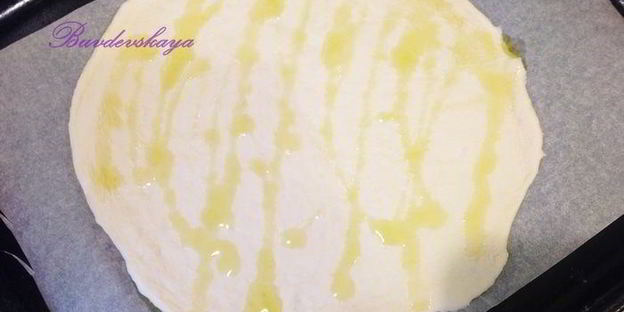 пицца с грушей и горгонзолой