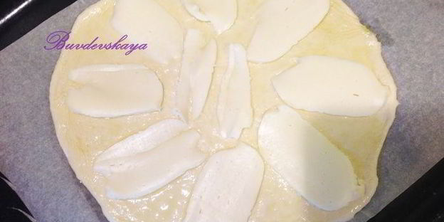 пицца с грушей и горгонзолой