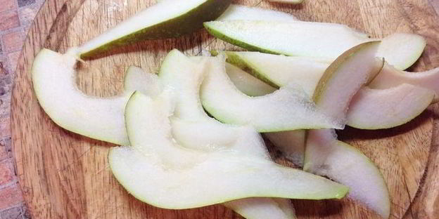 пицца с грушей и горгонзолой