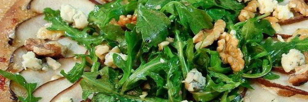 Пицца с грушей и сыром