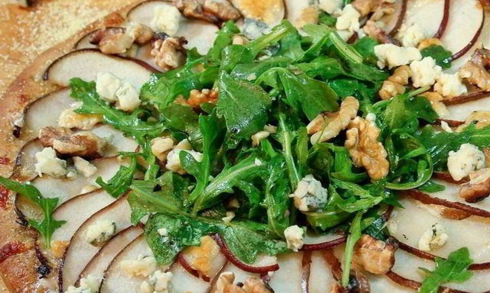 Рецепт пиццы с грушей и сыром