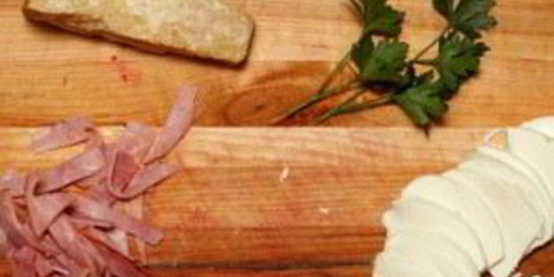 пицца с карамелизованным луком и фенхелем