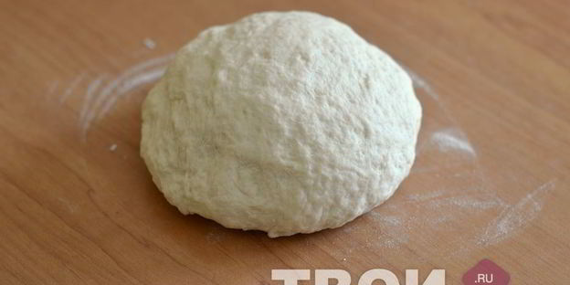 пицца с колбасой