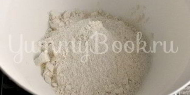 пицца с курицей, грибами и ананасами