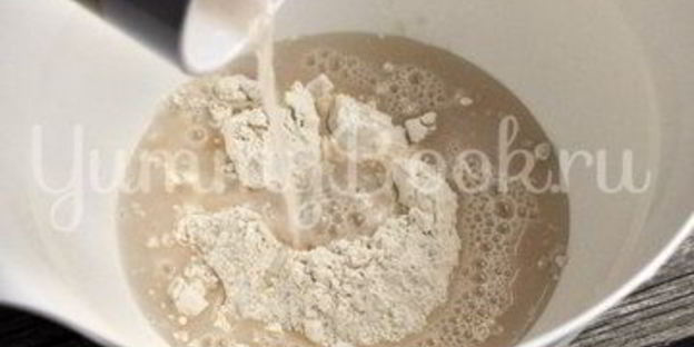 пицца с курицей, грибами и ананасами