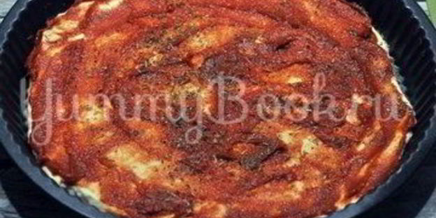 пицца с курицей, грибами и ананасами