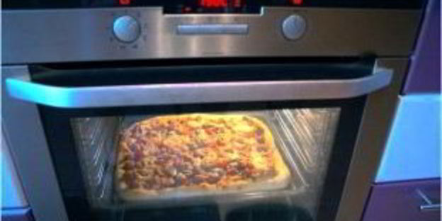 пицца с курицей и колбасой