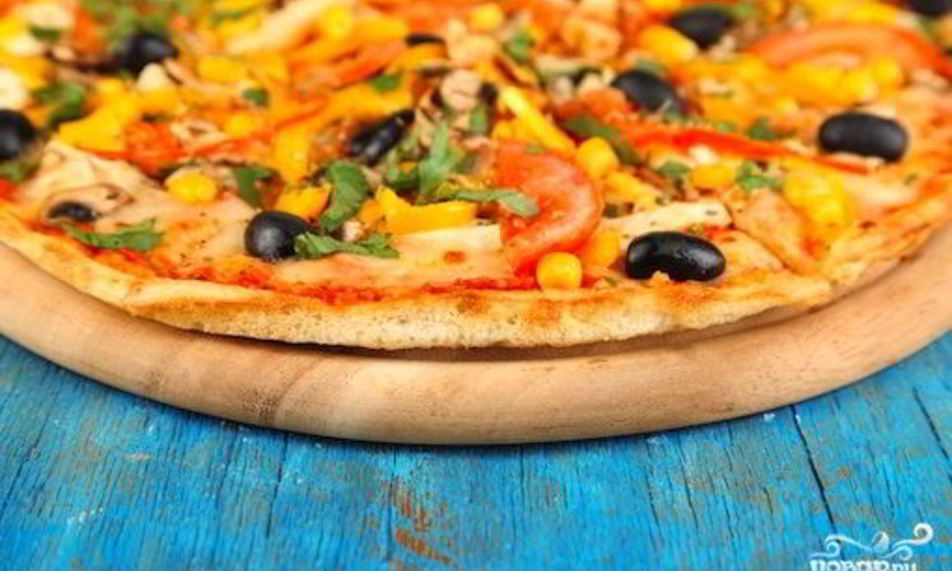 Рецепт пиццы с курицей и кукурузой