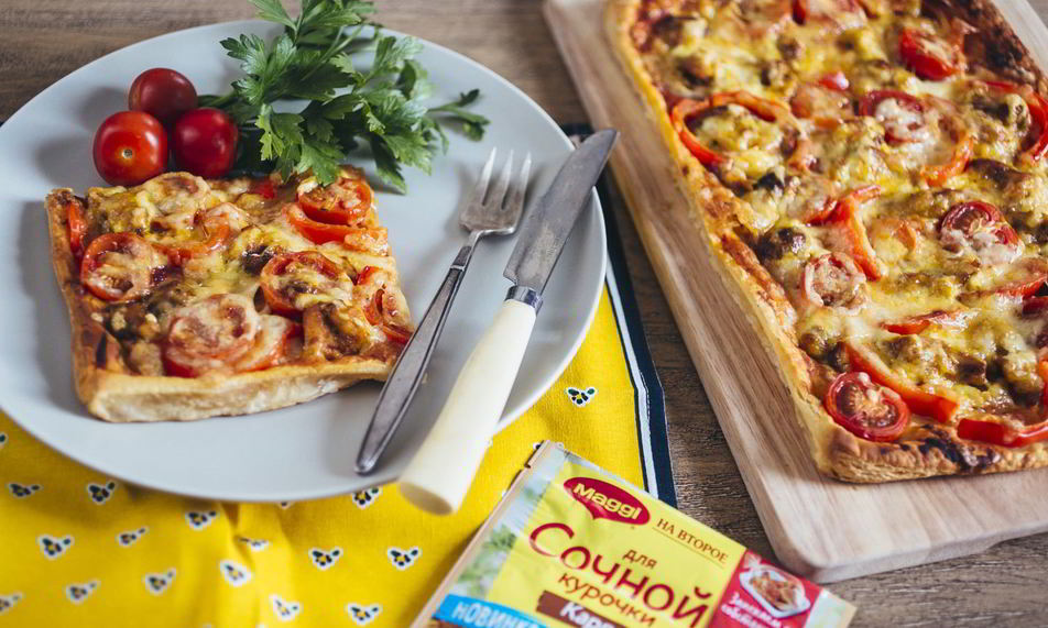 Рецепт пиццы с курицей карри на слоеном тесте