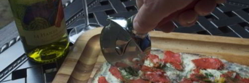 Пицца с лососем