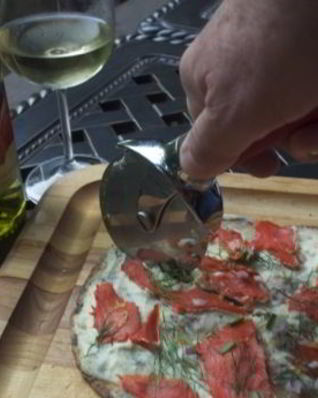 Пицца с лососем