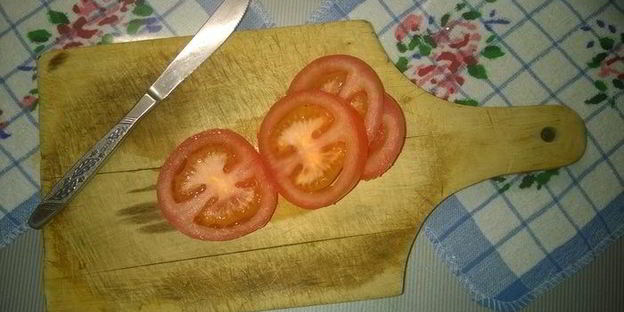 пицца с вареной колбасой