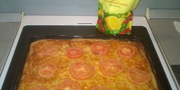 пицца с вареной колбасой