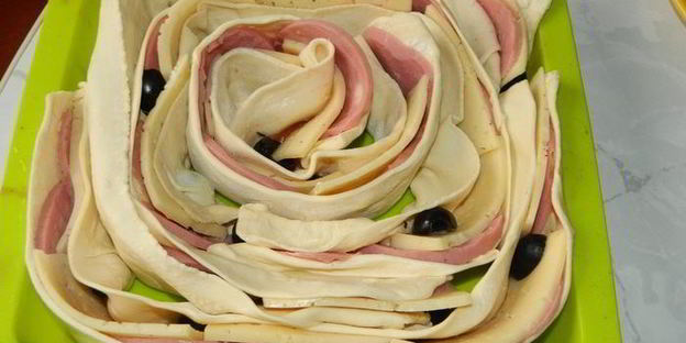 пицца с ветчиной