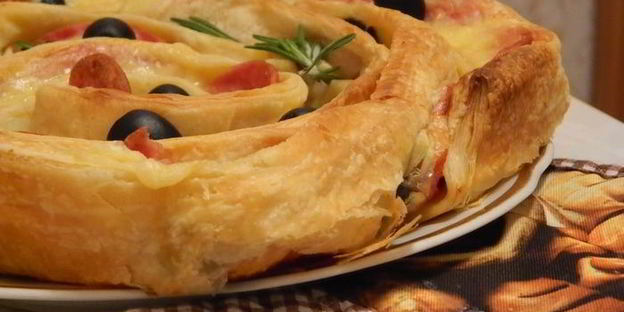 пицца с ветчиной