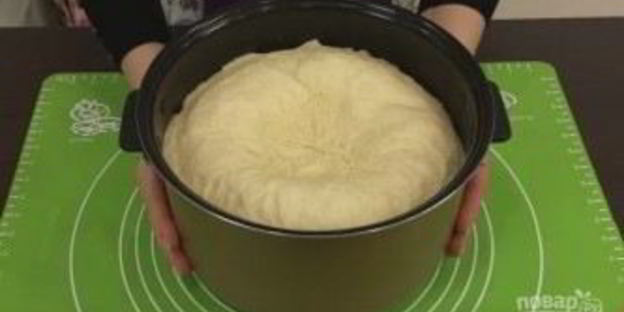 американские пончики, покрытые шоколадом