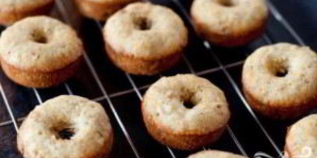 банановые пончики в глазури