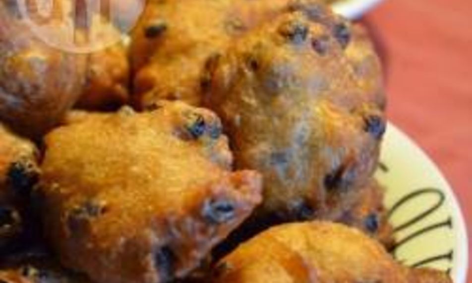 Рецепт дрожжевых пончиков с изюмом