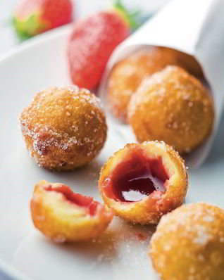 Пончики с клубнично-ванильной начинкой