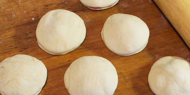 пончики с вишней